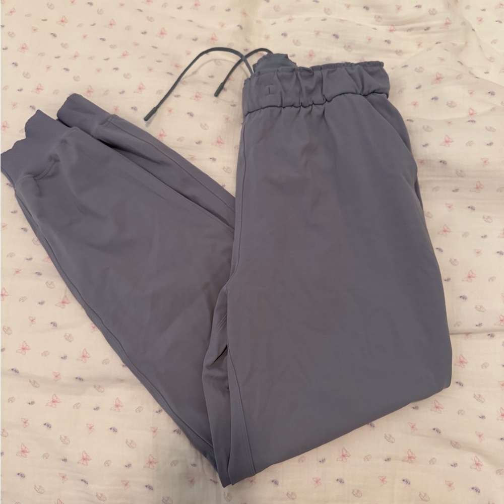 Lululemon women’s grey joggers